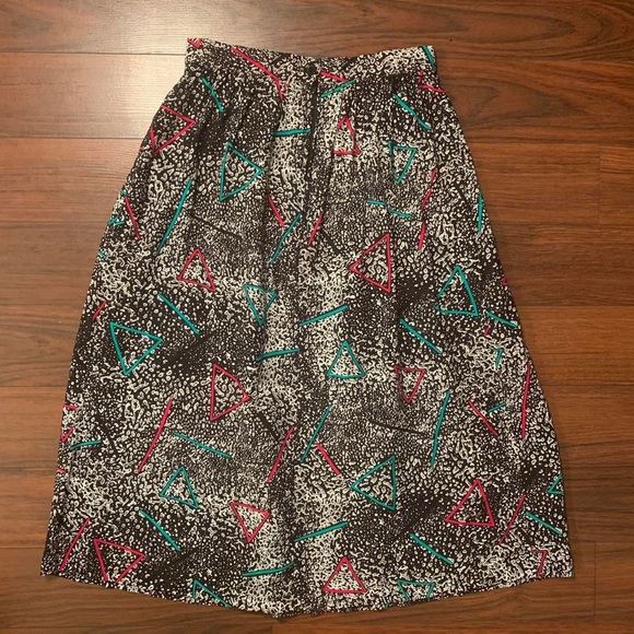 Vintage Greenwich Square Black And White With Abstract Pattern Size 11-12 Skirt. - Picture 2 of 4